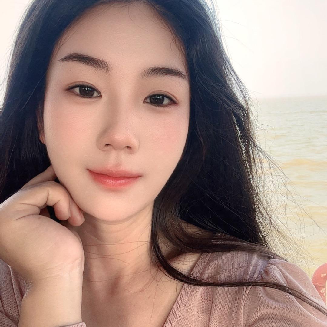 我是婷婷吖