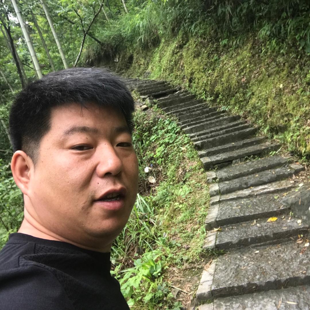 栾佳辉
