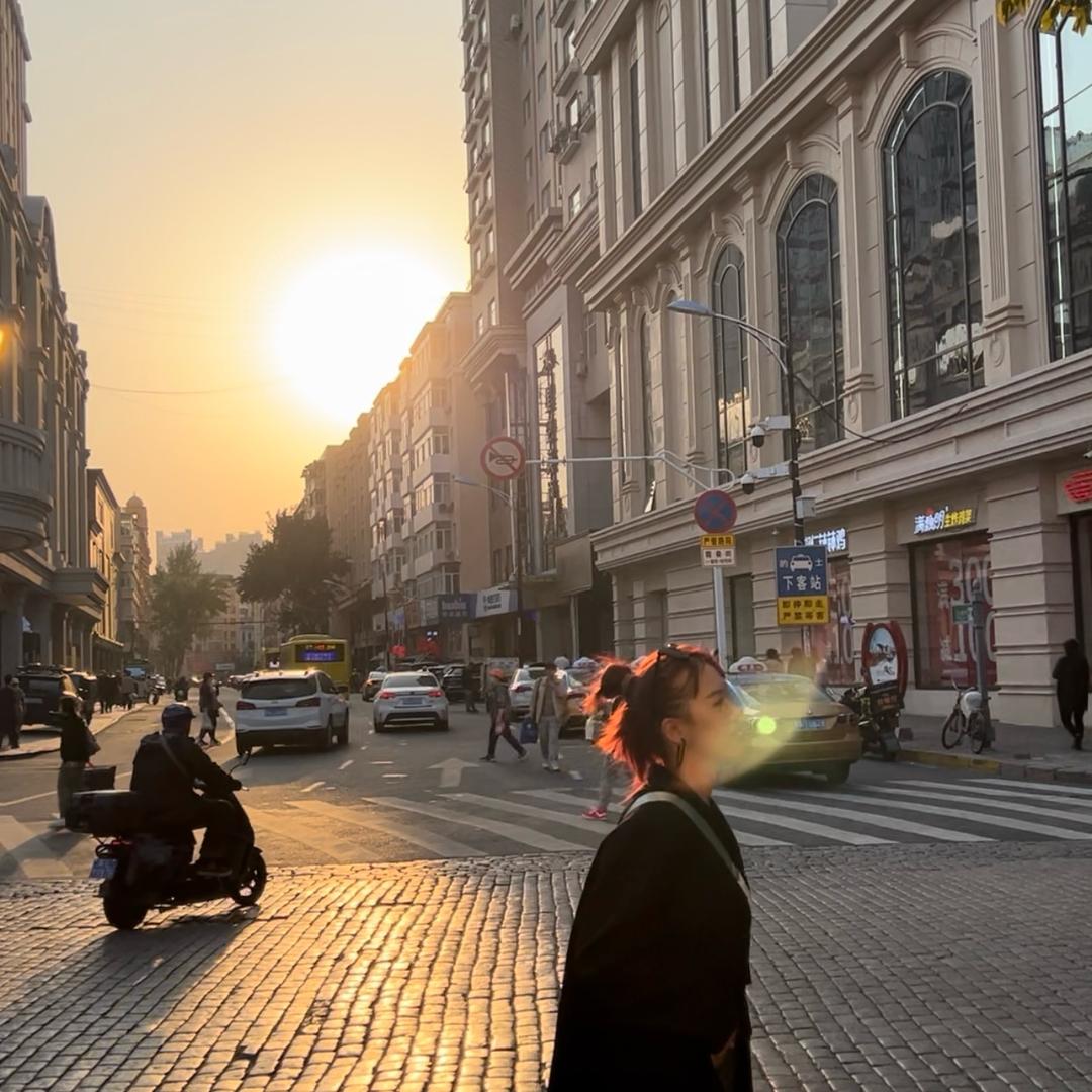 村里有个姑娘叫小羊