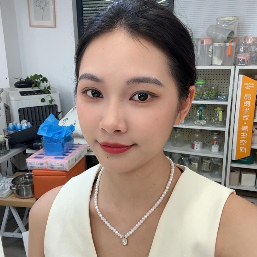 柳漂亮老板娘