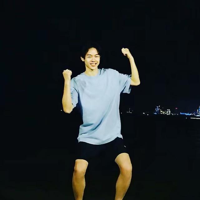 白岄楠