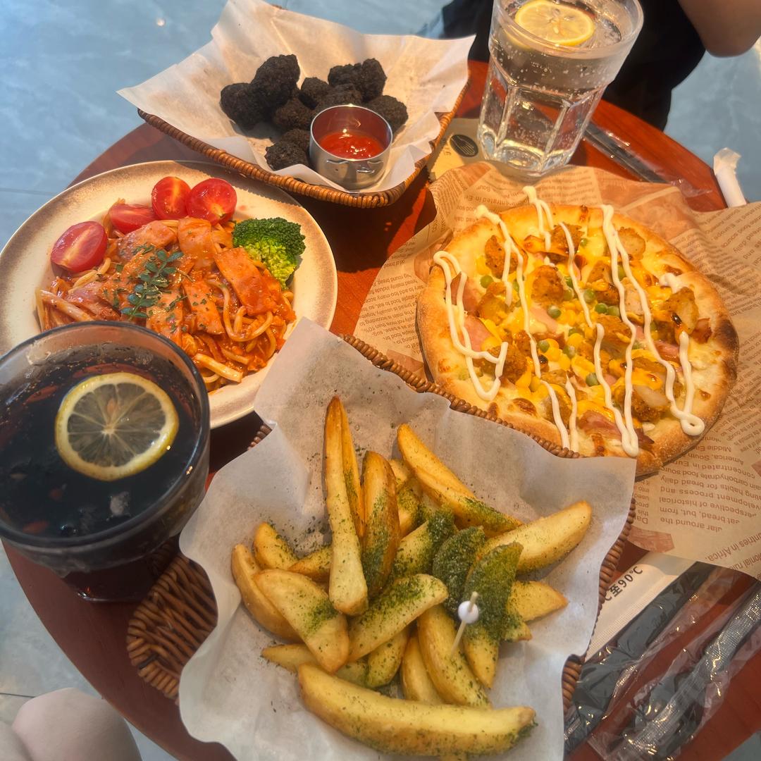 小灿👩‍❤️‍👨