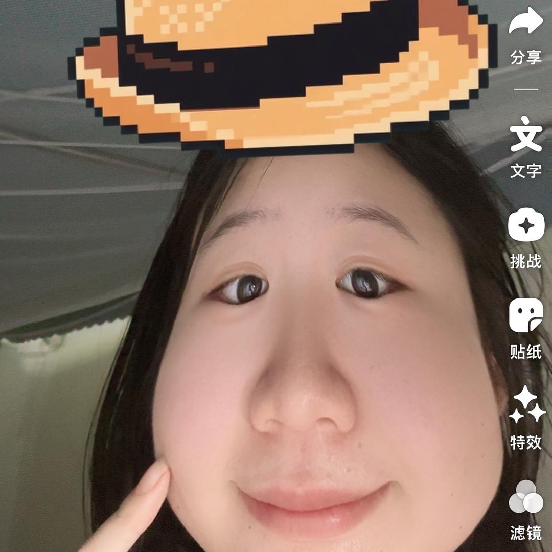 喜欢讲话的戴帽子人