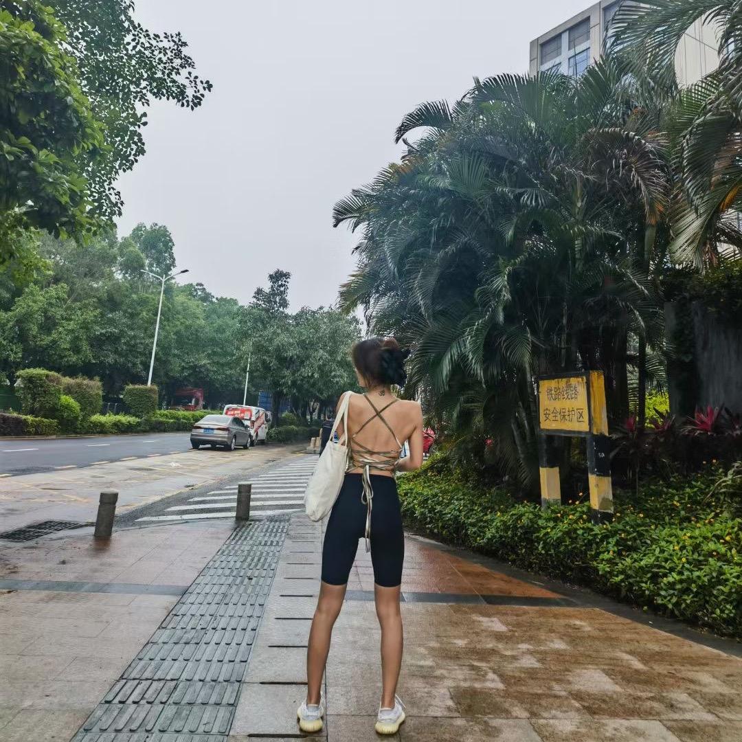 西柚在摸鱼