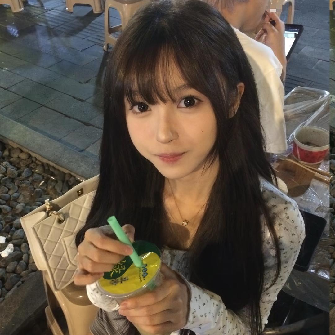 小美女也会流泪