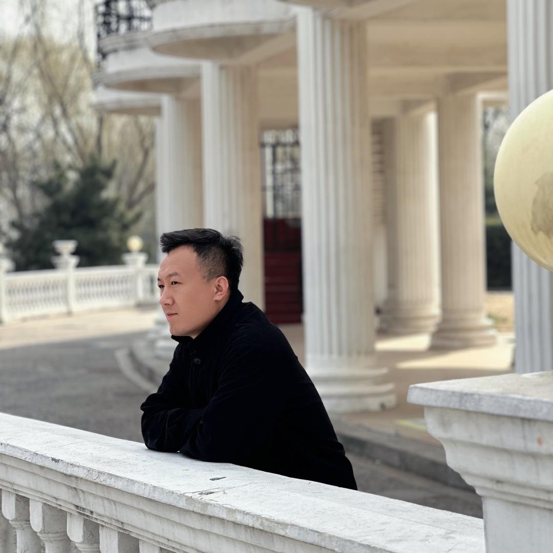 岩弟儿发神经