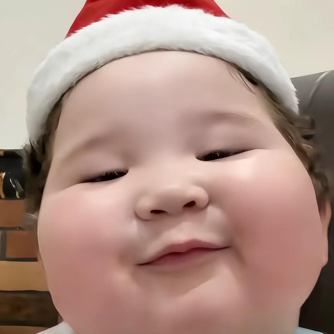 蜡笔小葵/•᷅•᷄\୭