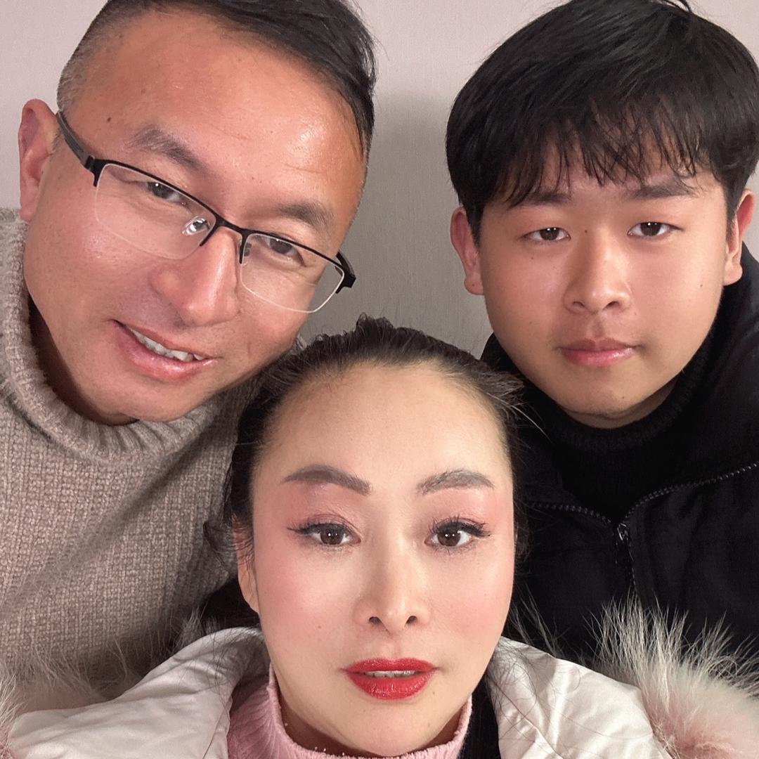 孙邦一家人