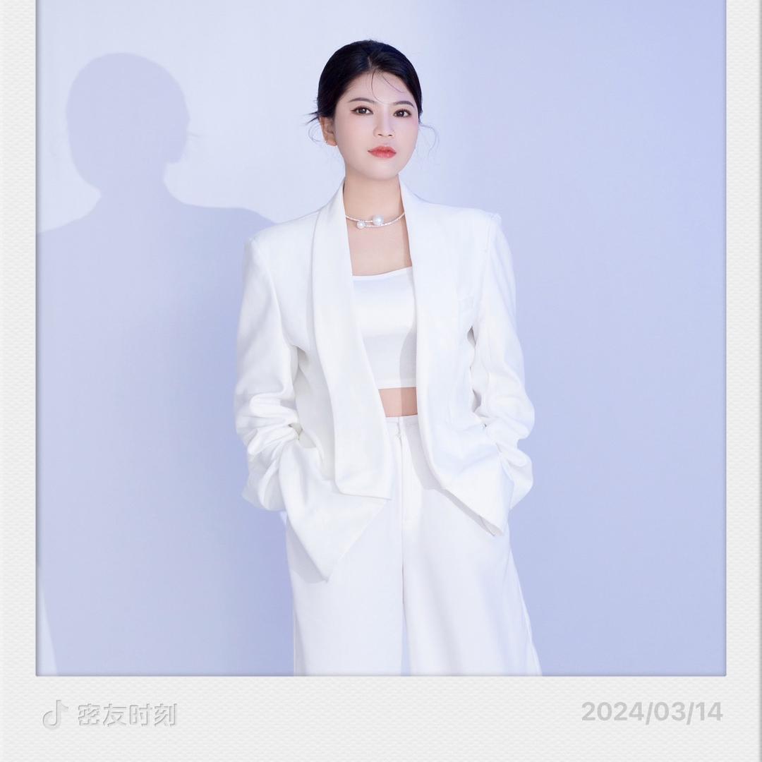 小芬依美颜