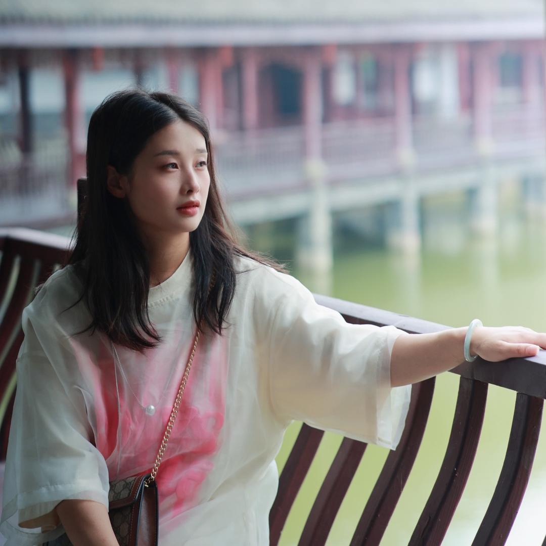 卖美蛙鱼的超妹