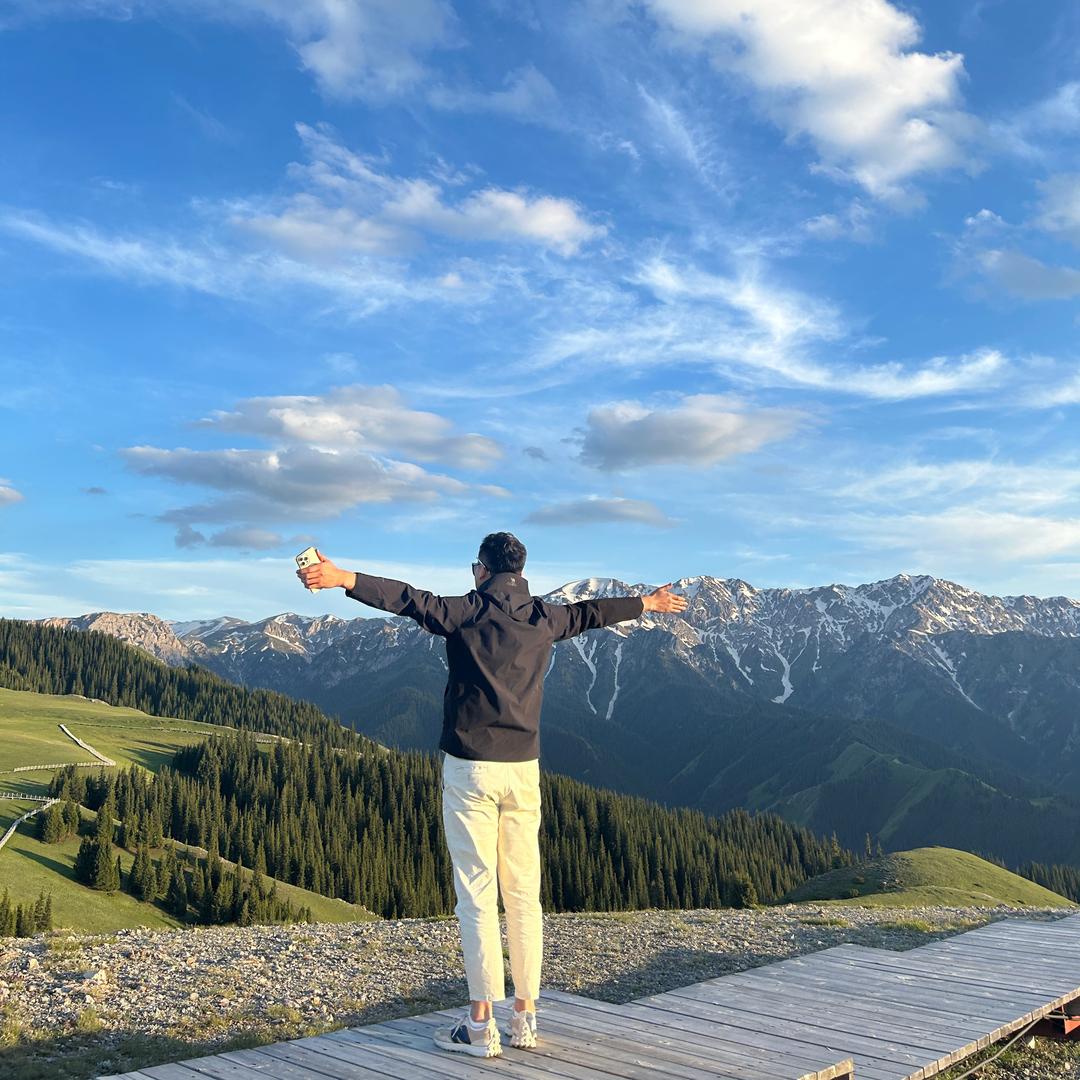 霍尔果斯理想汽车出口