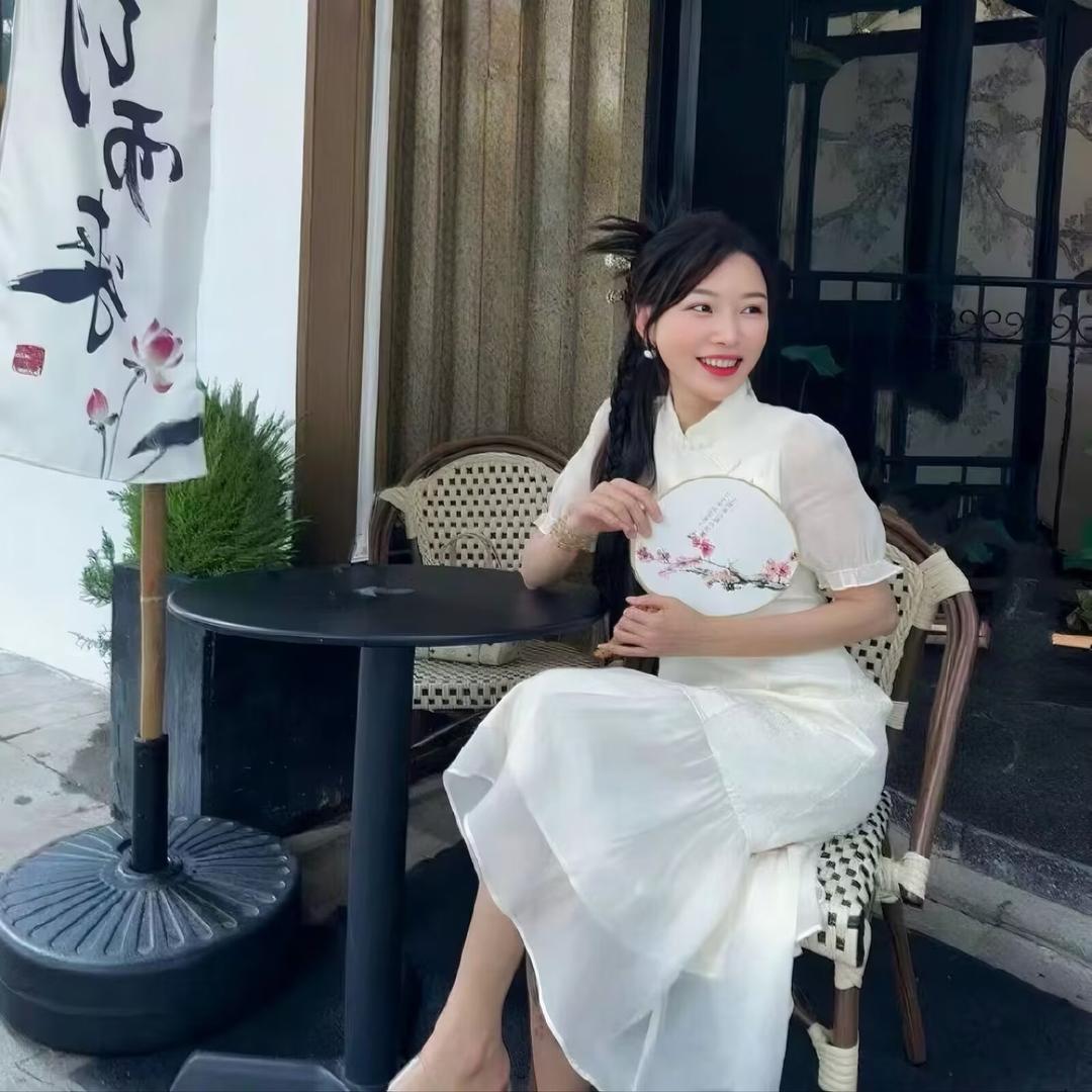 化妆师静静（收学员）