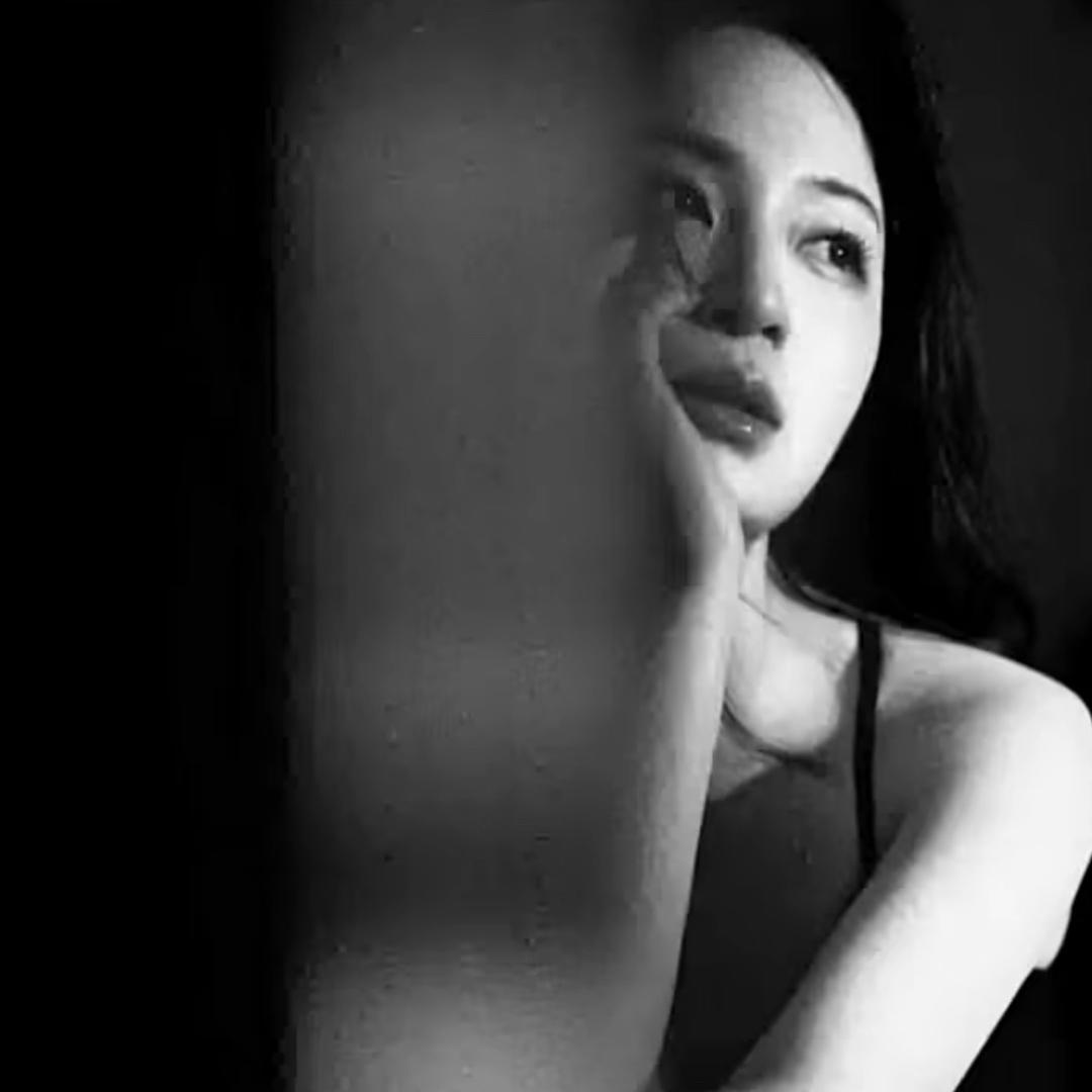 妮.