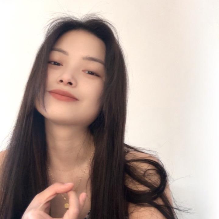 八月