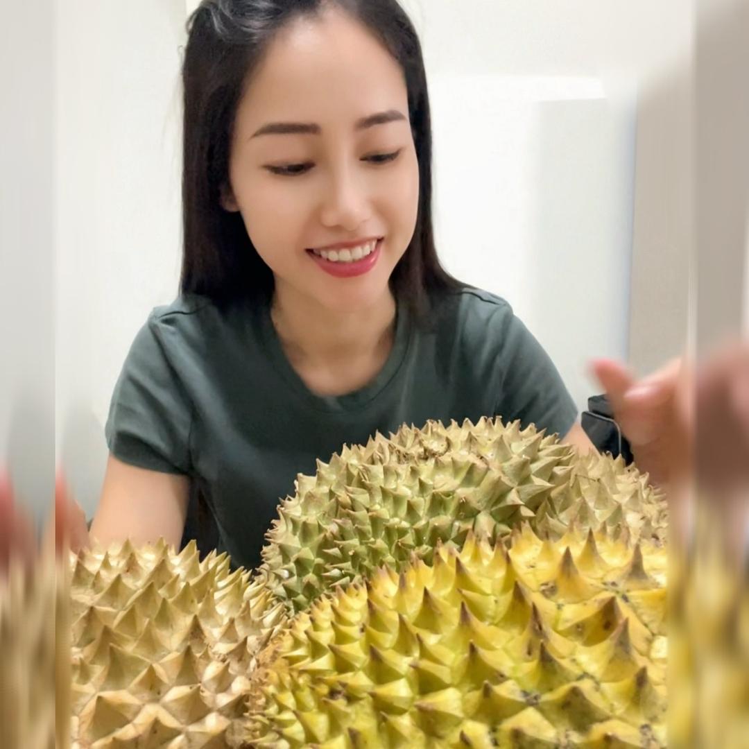 爱妮在越南搬砖