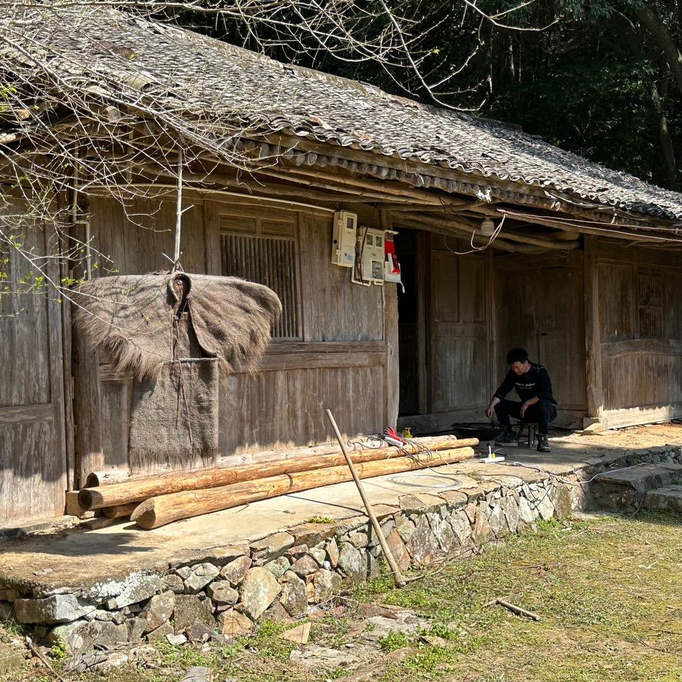 山村小哥