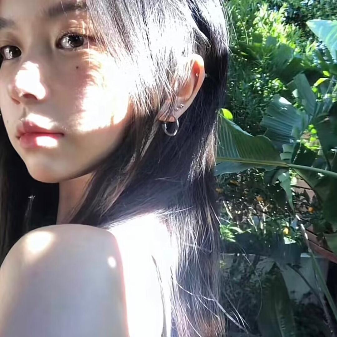 Cc^-^