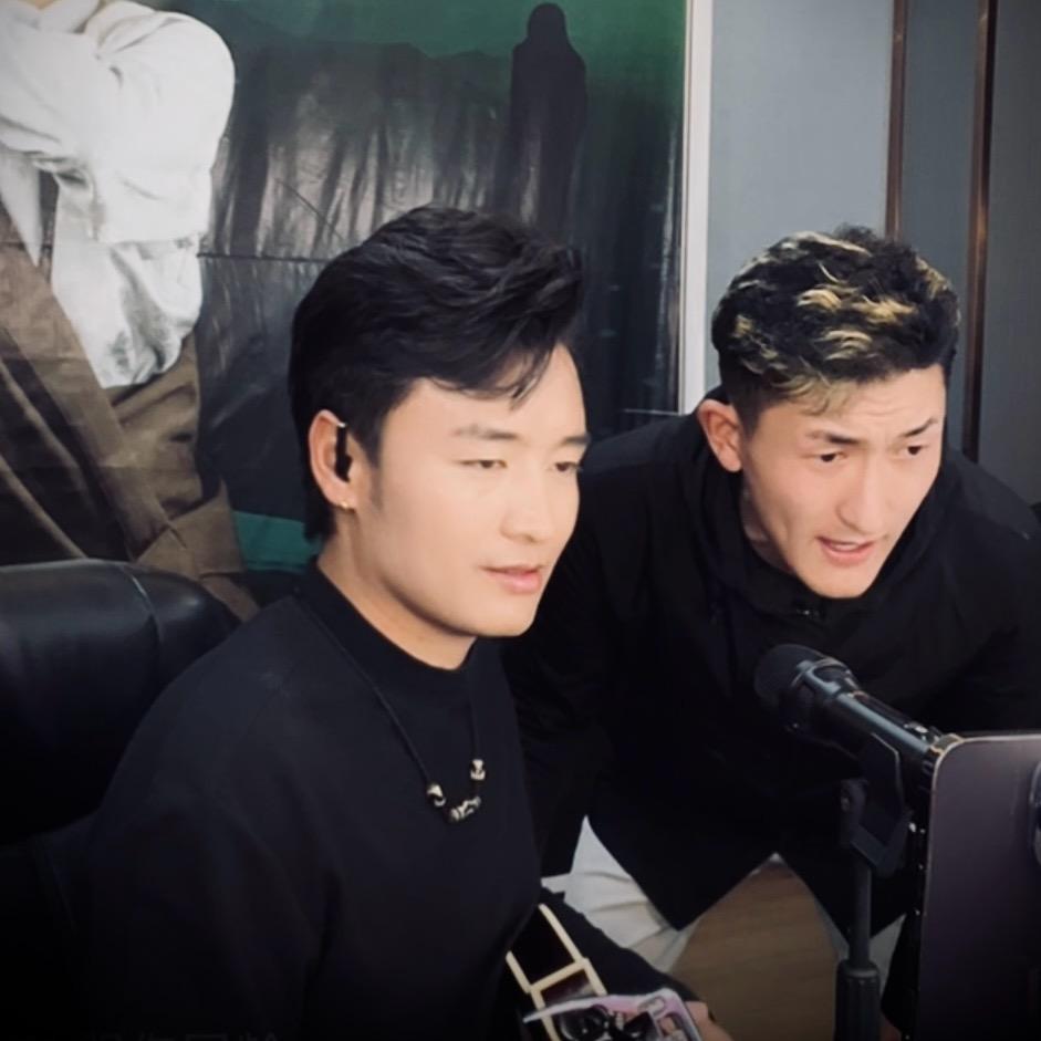 歌手久巴徒弟永忠