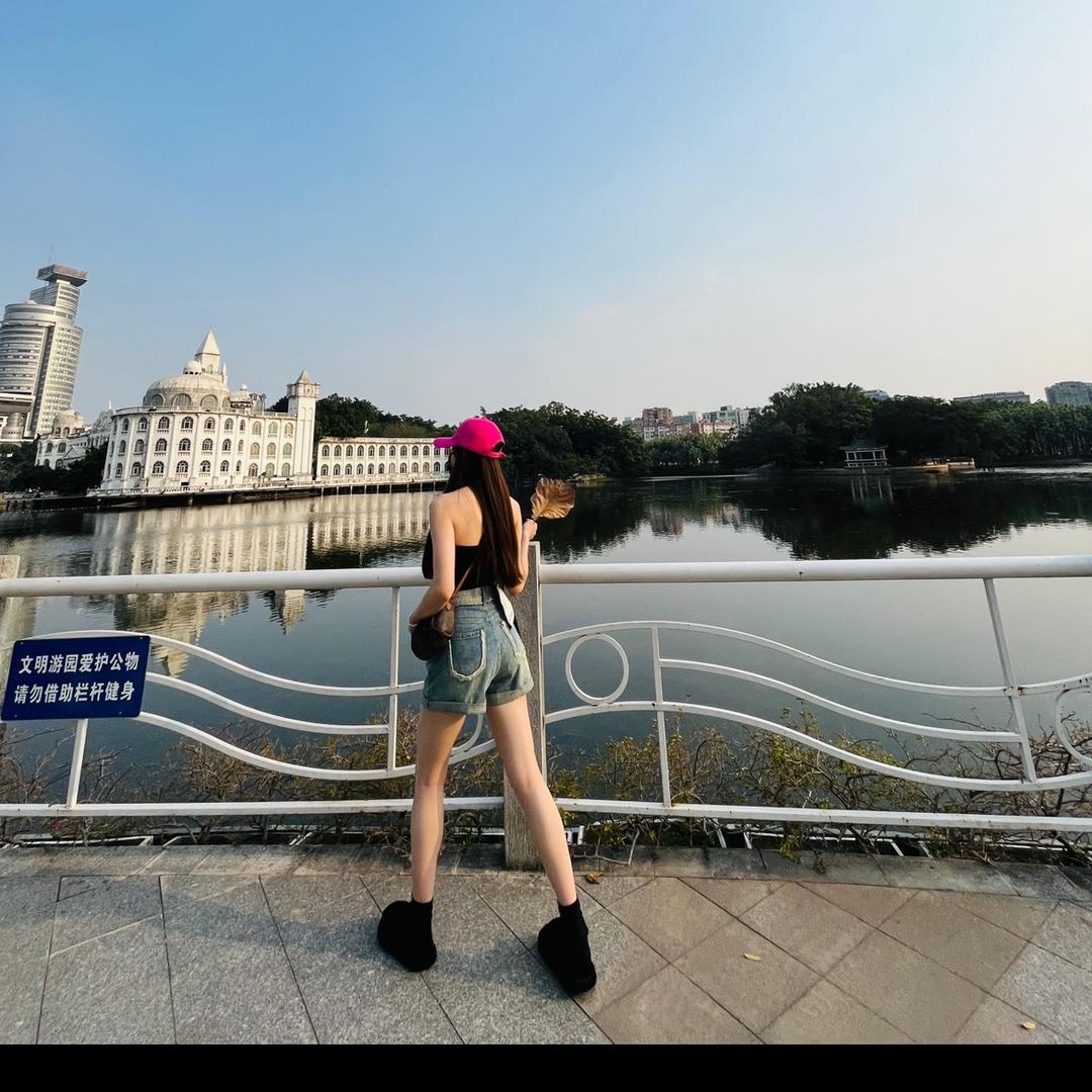 南油彩莉服饰二号