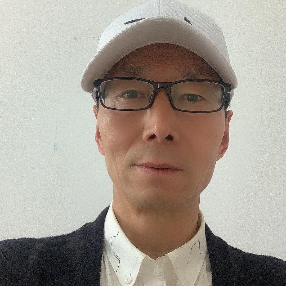 眼镜哥爱唱歌、、、、、、