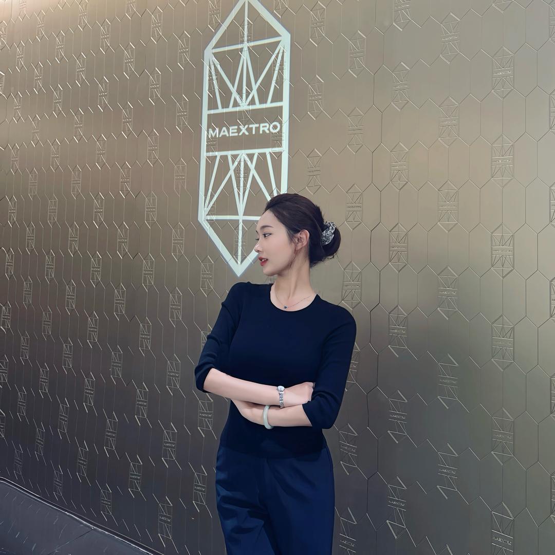 卖鸿蒙的七七吖