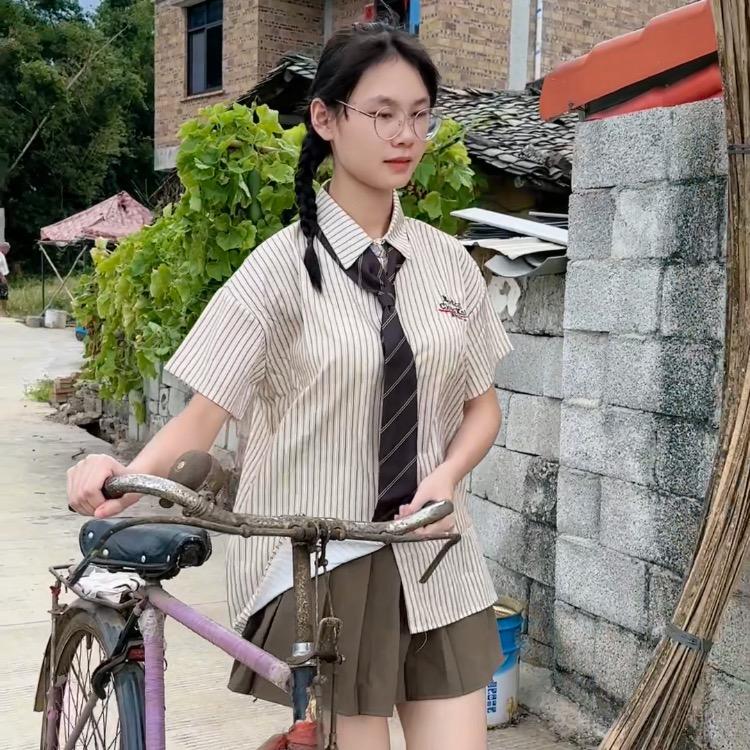 覃沐妍