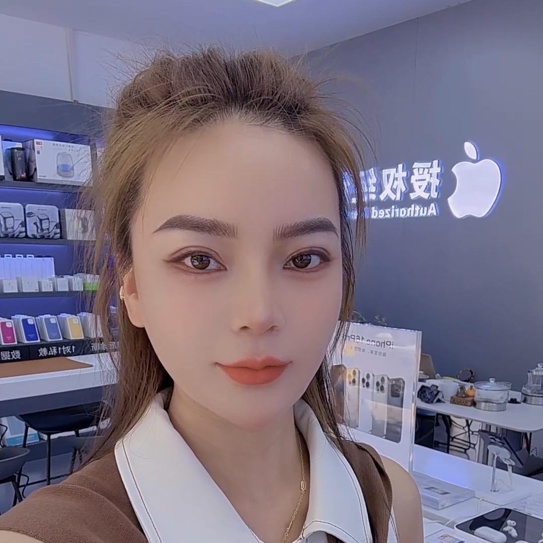 洛南苹果荣耀授权经销商老板娘👸