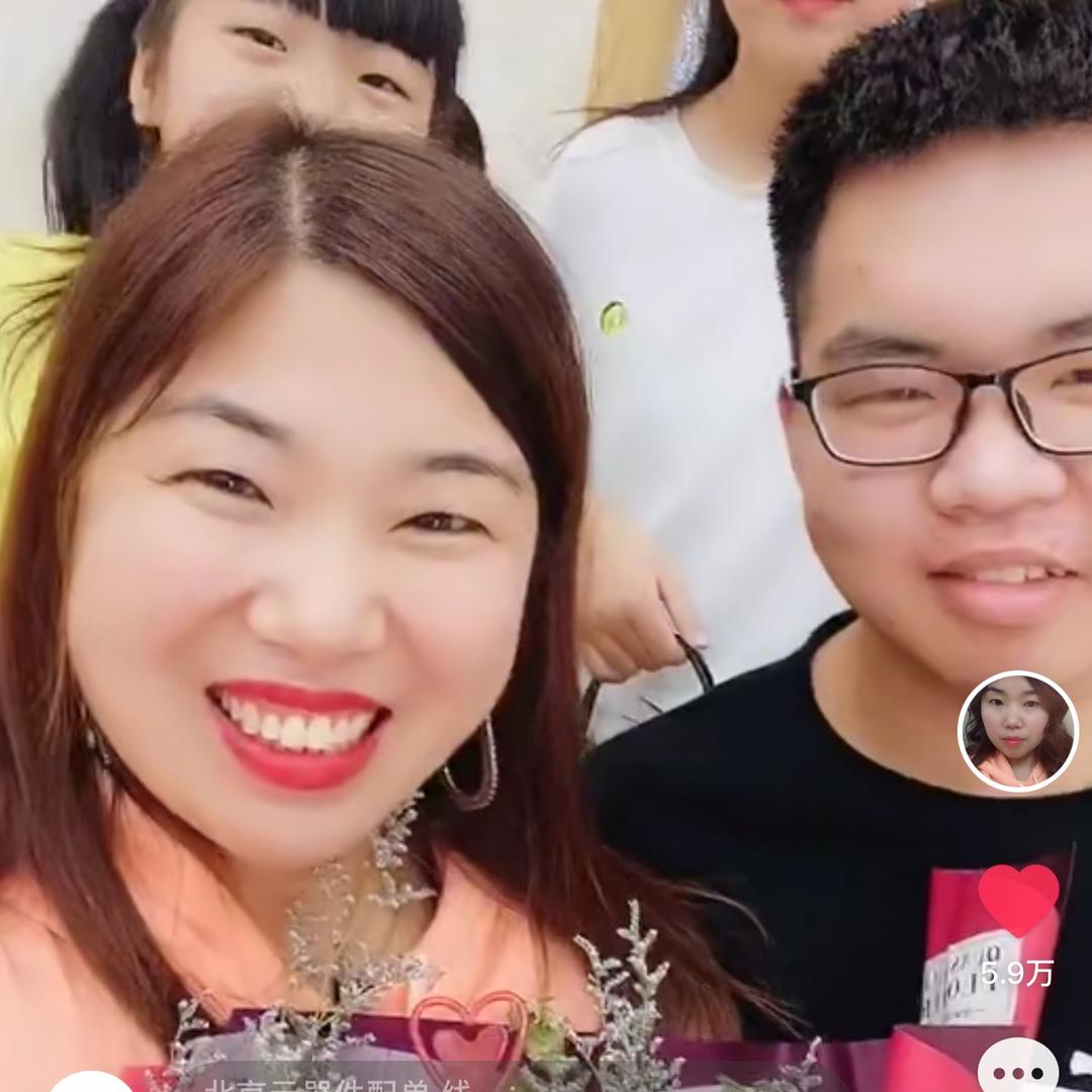 卢源源妈妈