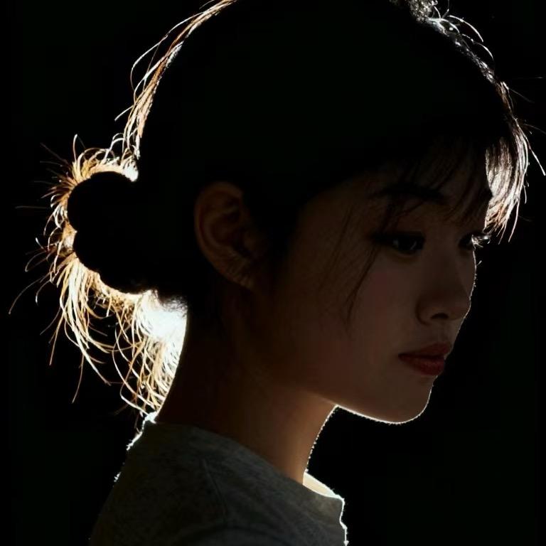 一杯冰美式.