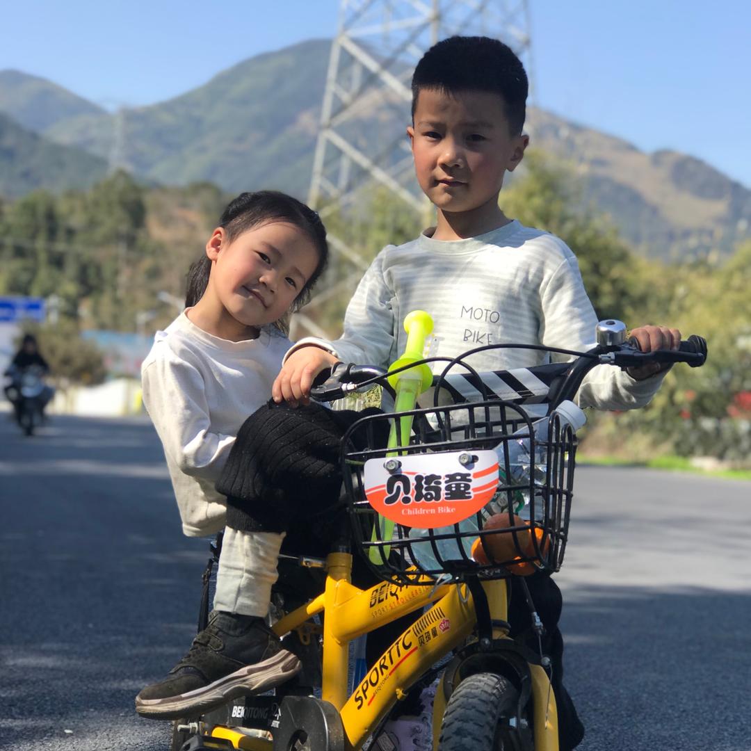 小吴是个体育老师