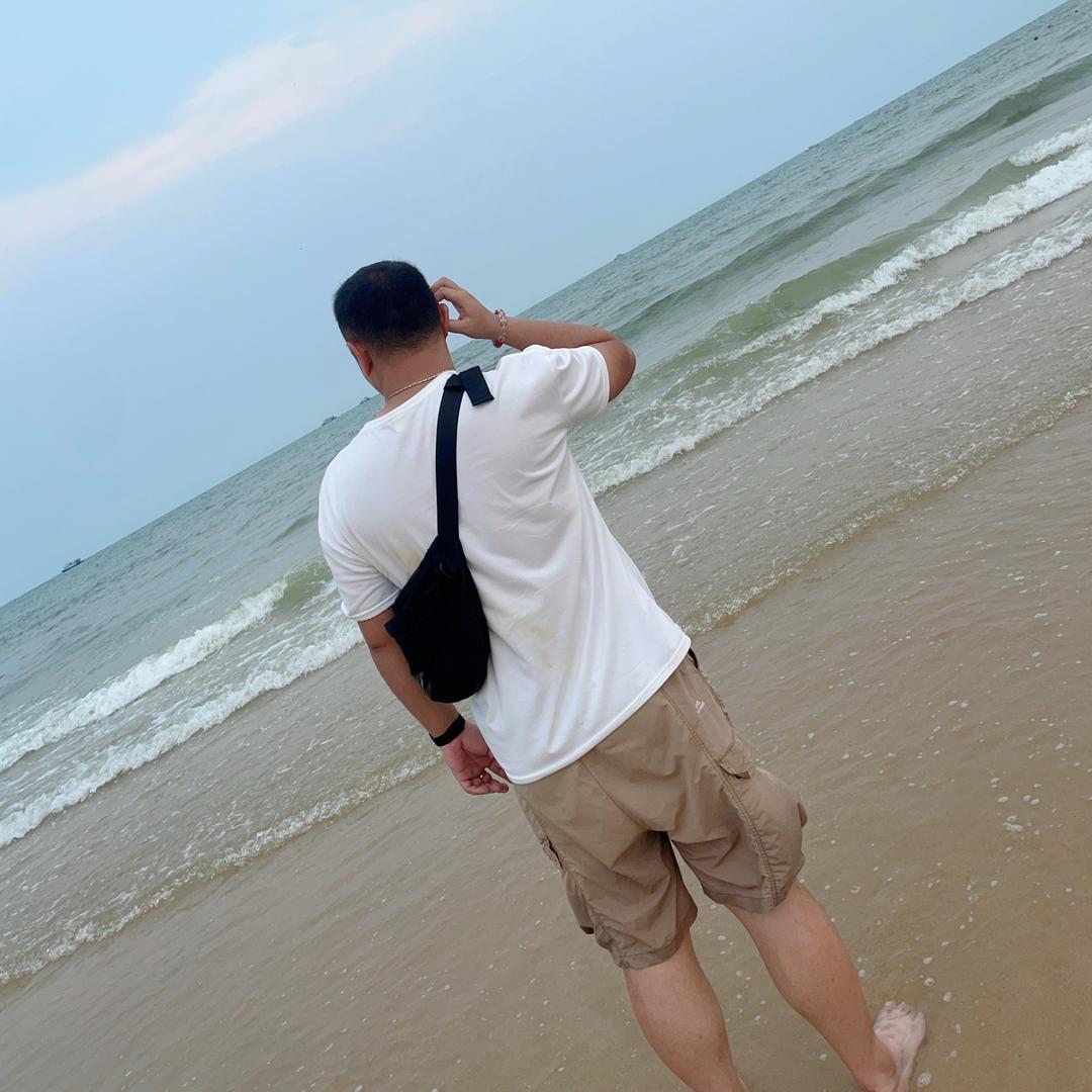 浅唱、悲伤（90后为了生活的大叔）