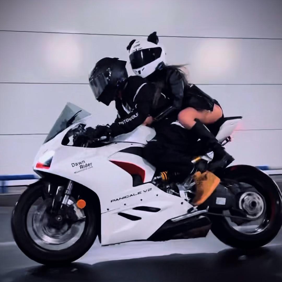 青藤🏍️（机车约拍📸）