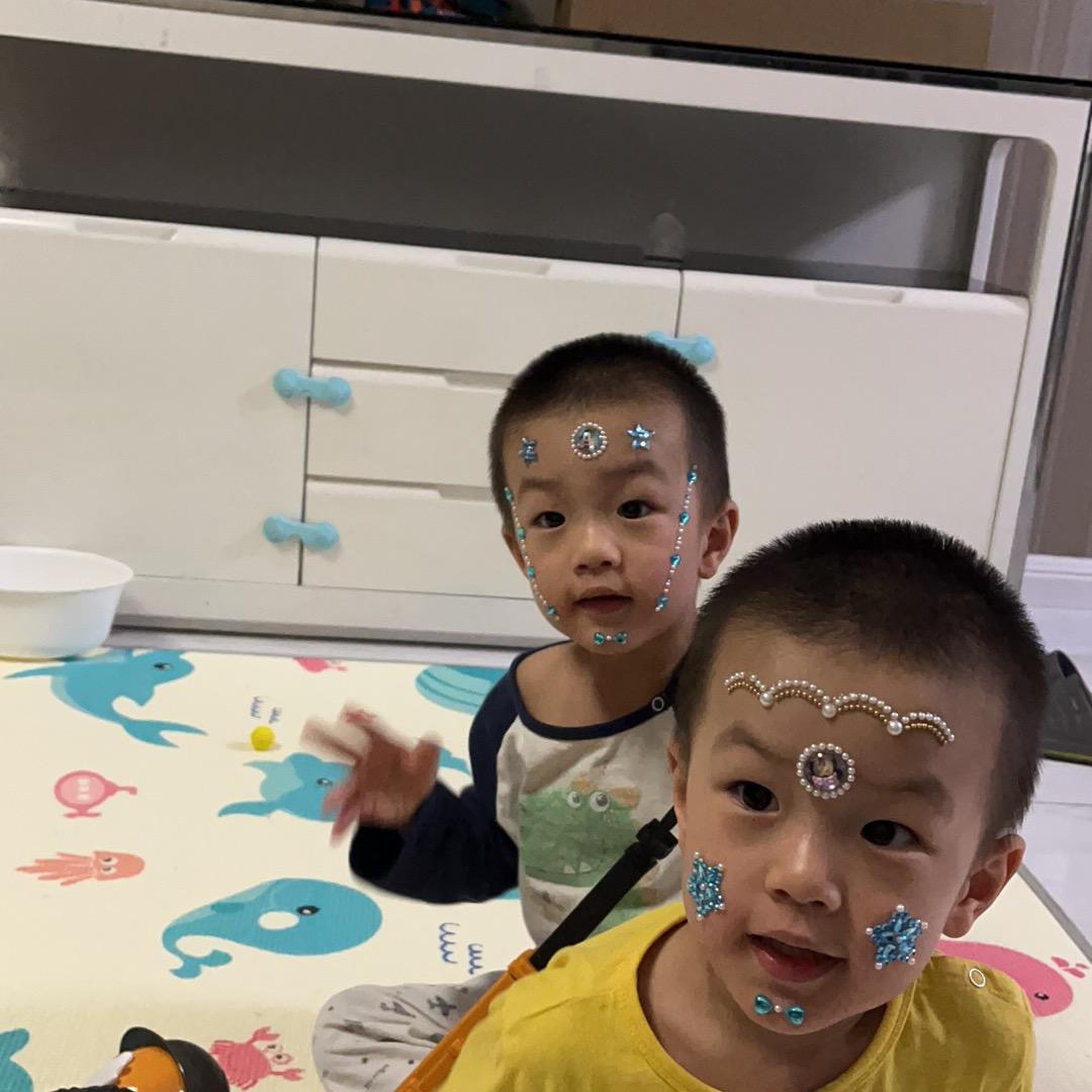 记录他们的点点滴滴