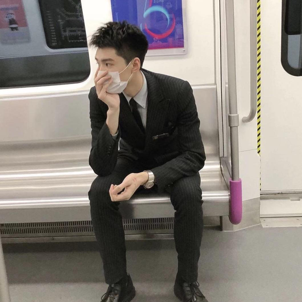 🚬᭄ℯ⃝俗人🍻