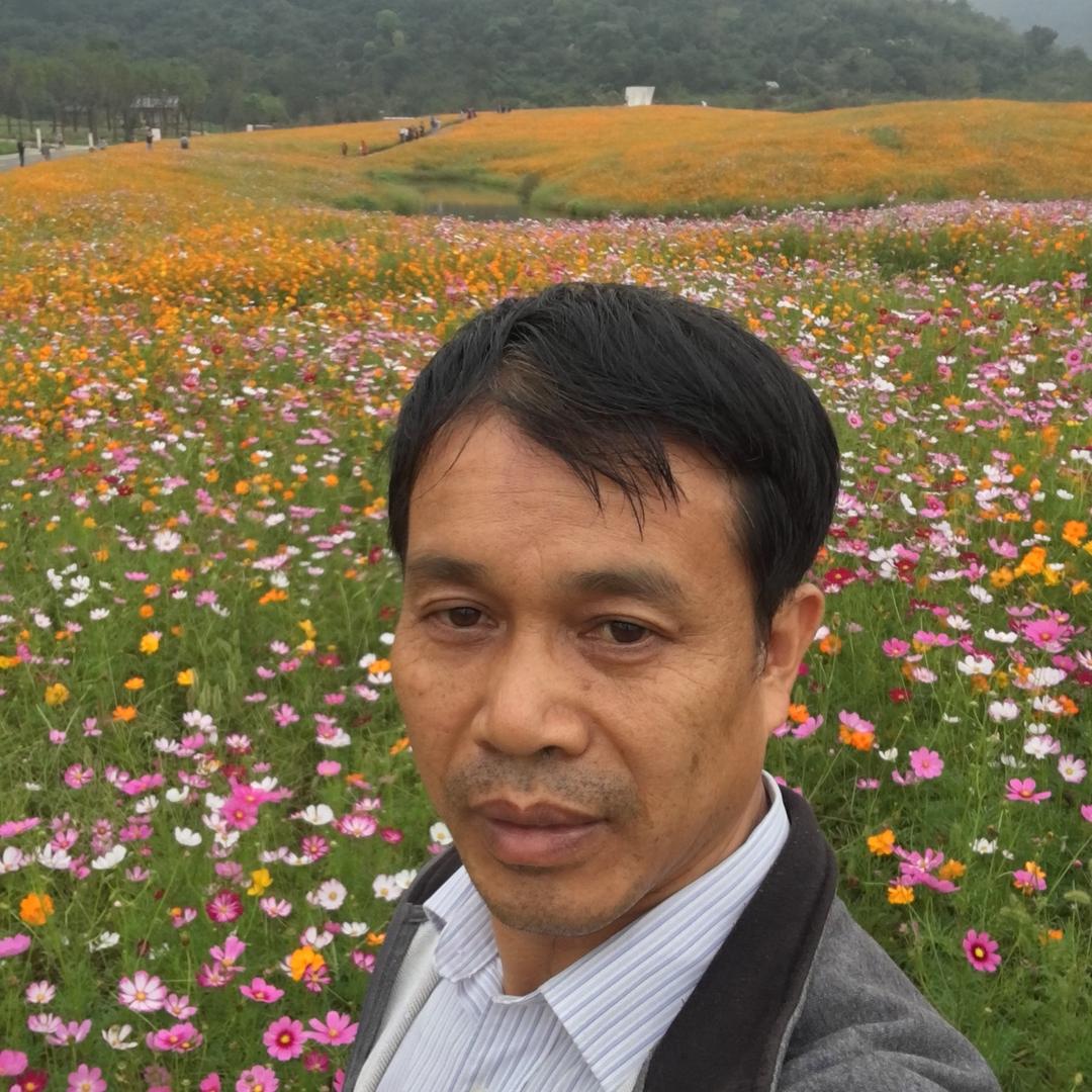 紫金草帽大叔
