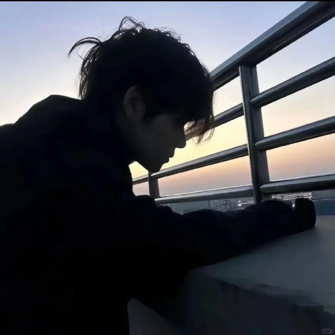 一条纸鸢滑过^_^