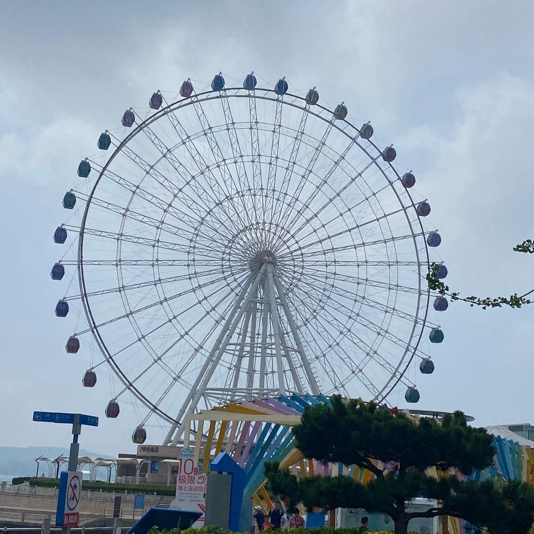 做眼睫毛的小姐姐