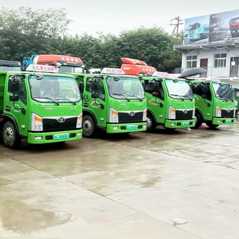 洛阳新能源6方自卸车队