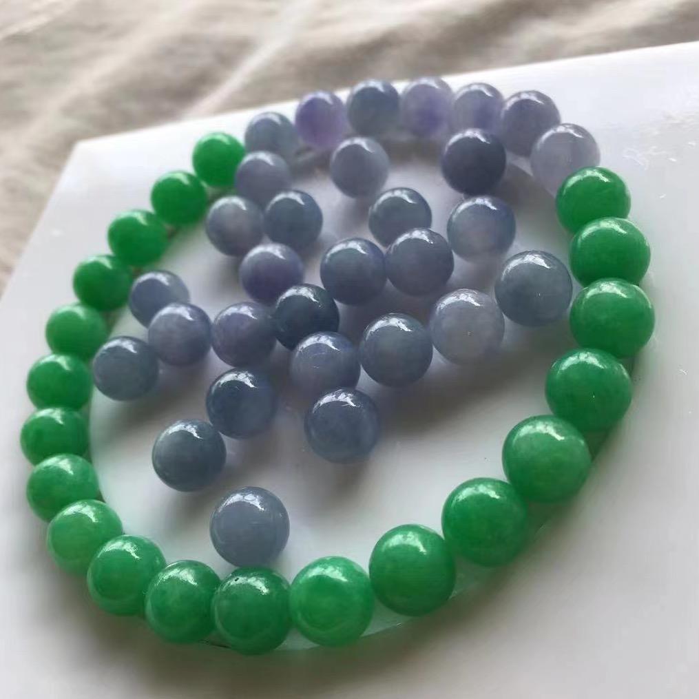 丁丁在缅甸收翡翠散珠