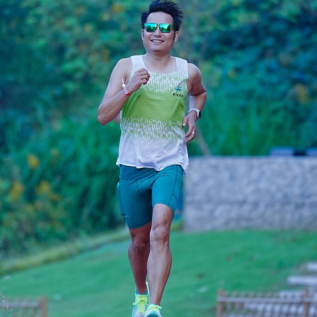 爱跑步的小查哥