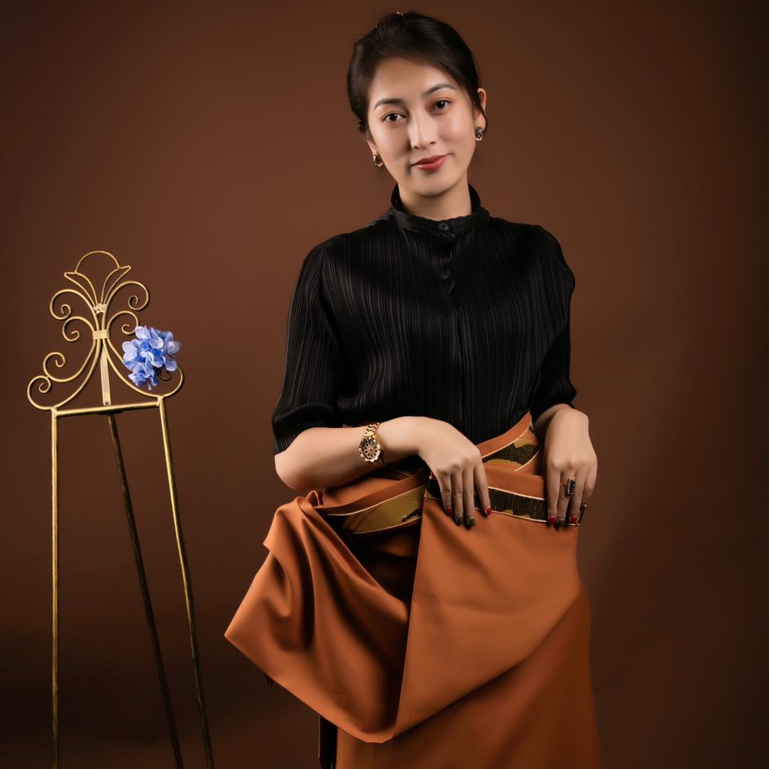 格桑梅朵 冰雪美人服装美妆店