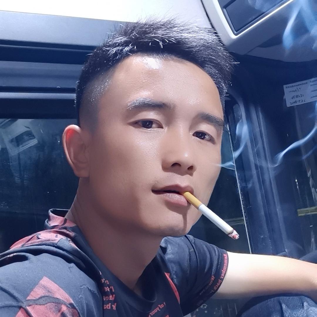 雄少