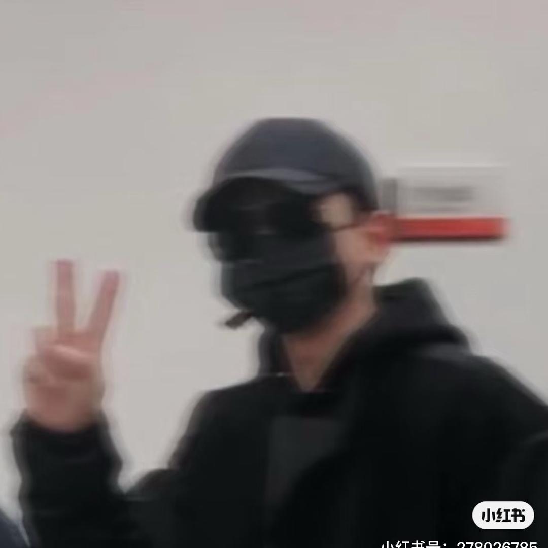 小易不吃鱼🐟