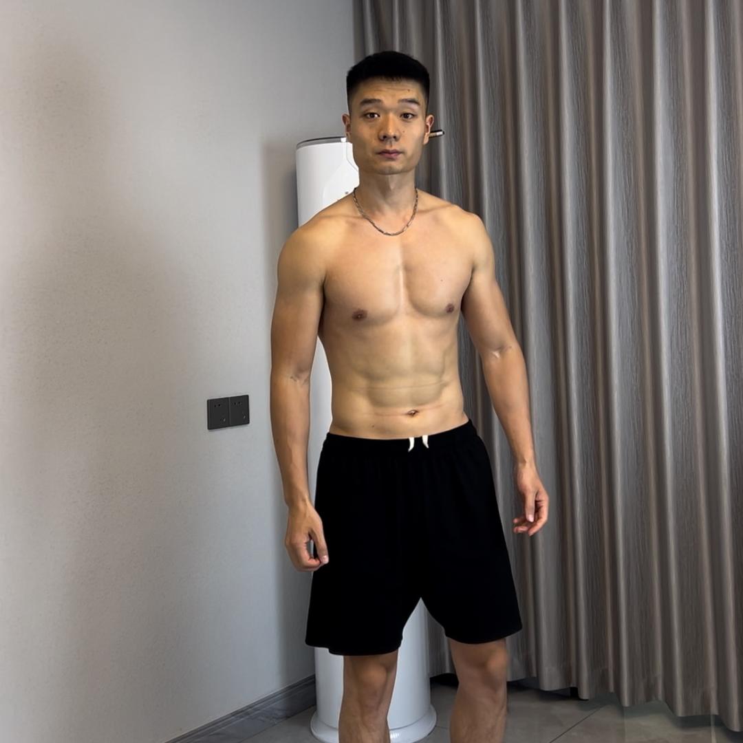代亮
