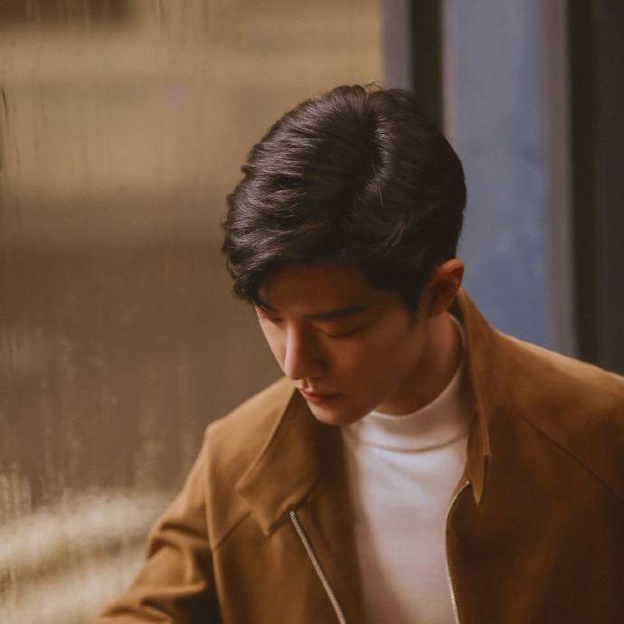 伟伟（客户专员）