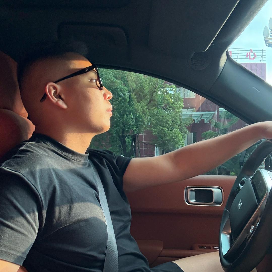 黑得很的娃（金蚂蚁）