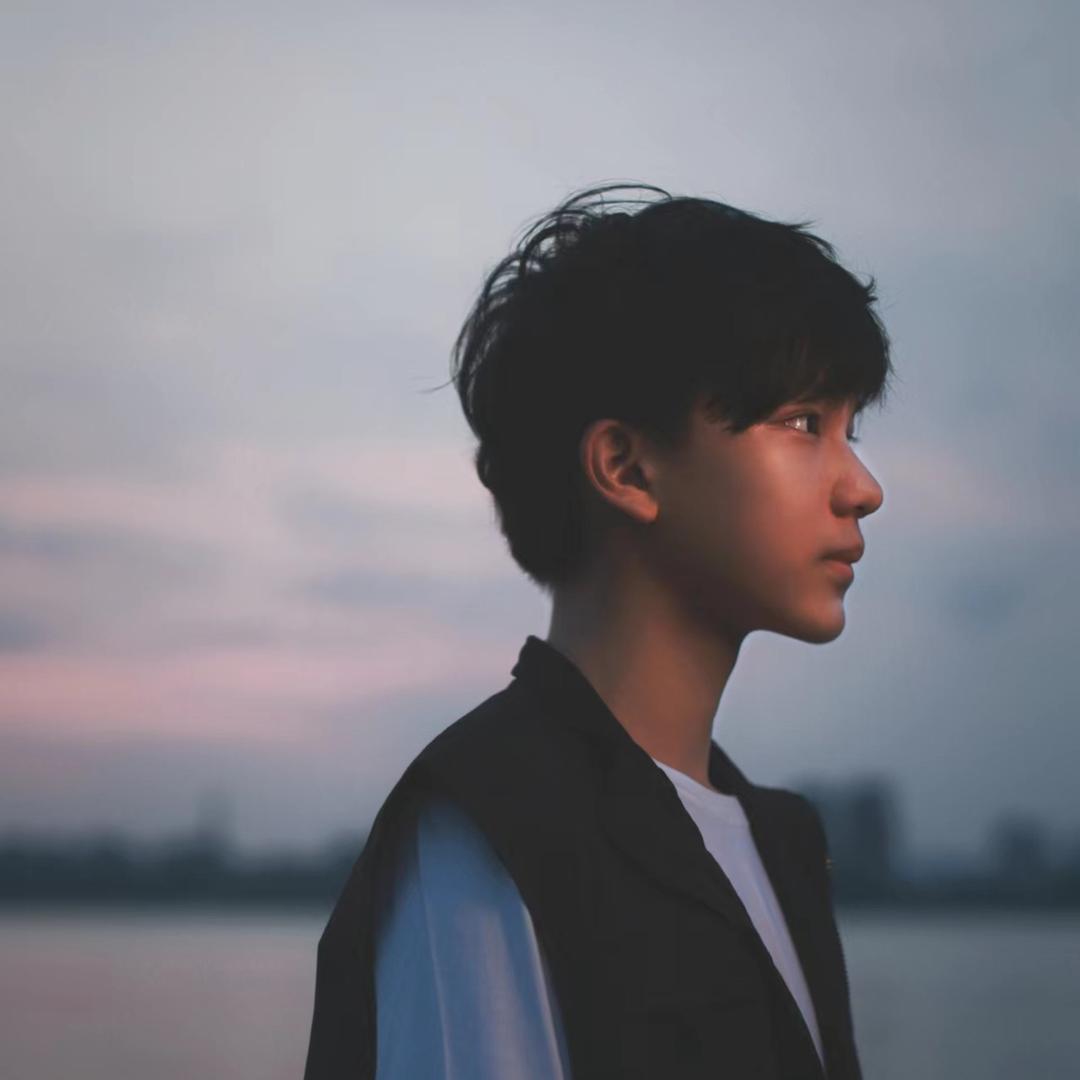 何羽霄