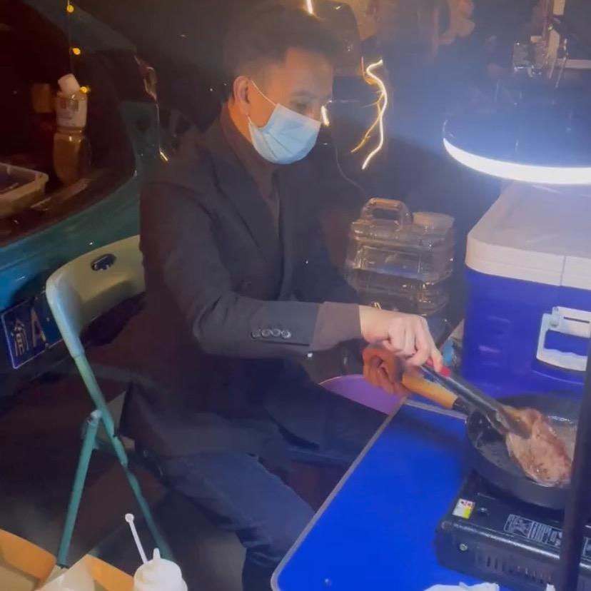 顶刻牛排、窑炉披萨