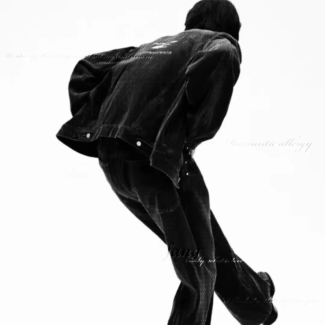 霸道总裁到处捡纸壳卖