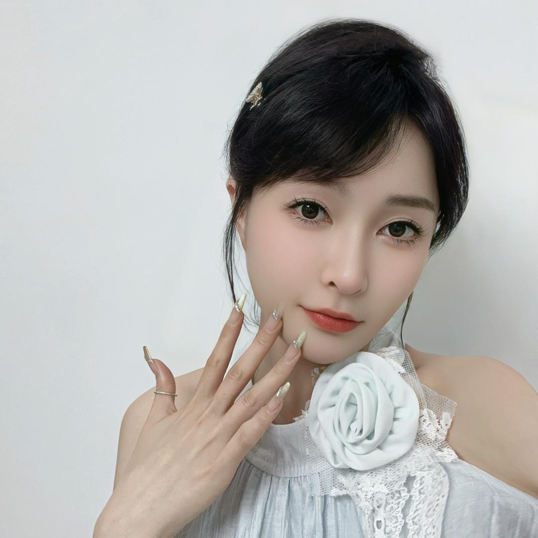忧郁女